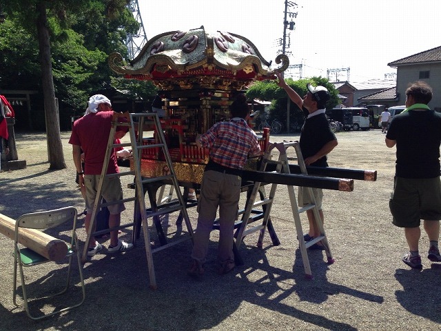 御厨神社のみこし洗い